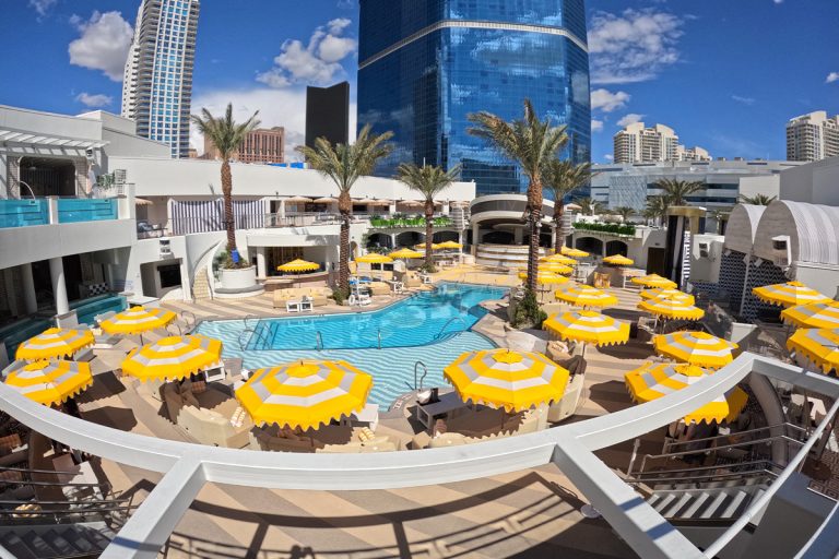 LIV DAY CLUB Fontainebleau